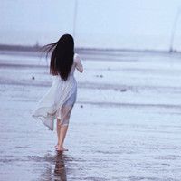 海边头像女生