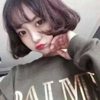 短发女生